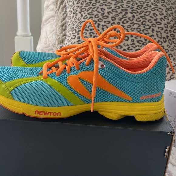 NEWTON RUNNING 10.5. EUC - Picture 3 of 7